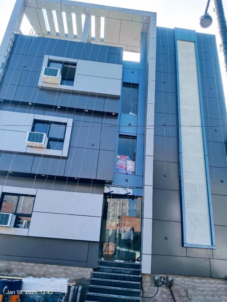Hotel Abhinandan Ayodhya エクステリア 写真