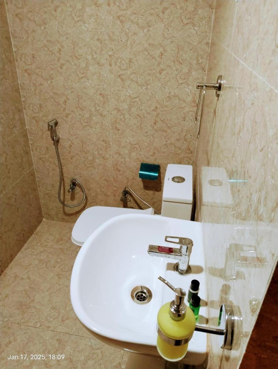 Hotel Abhinandan Ayodhya エクステリア 写真